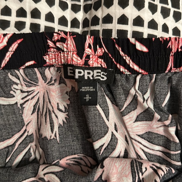 Black Floral Print Hi-Lo Skirt - Picture 7 of 10